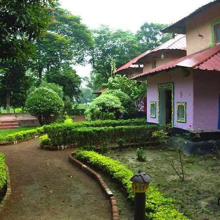 Raktokorobi Karu Gram Hotel Sri Niketan Exterior photo