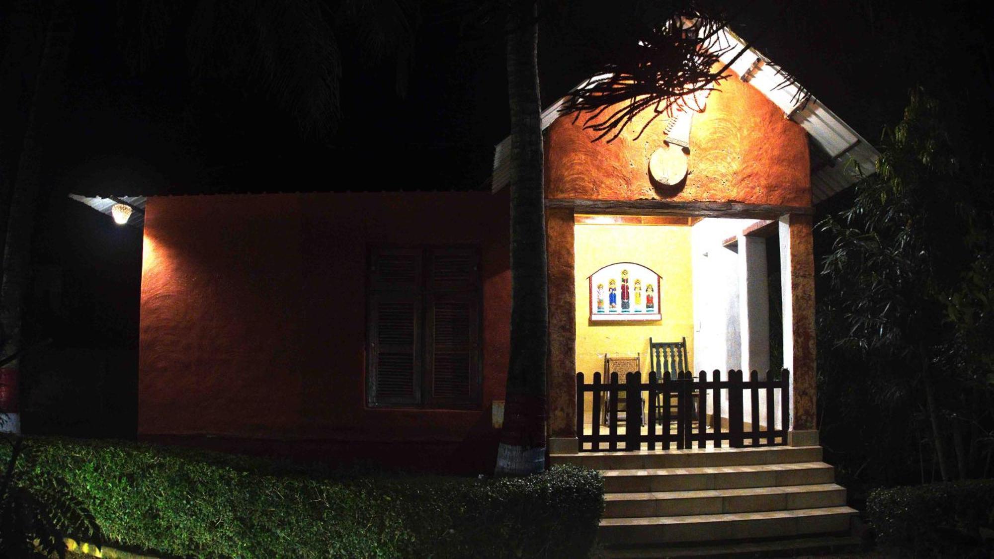 Raktokorobi Karu Gram Hotel Sri Niketan Exterior photo